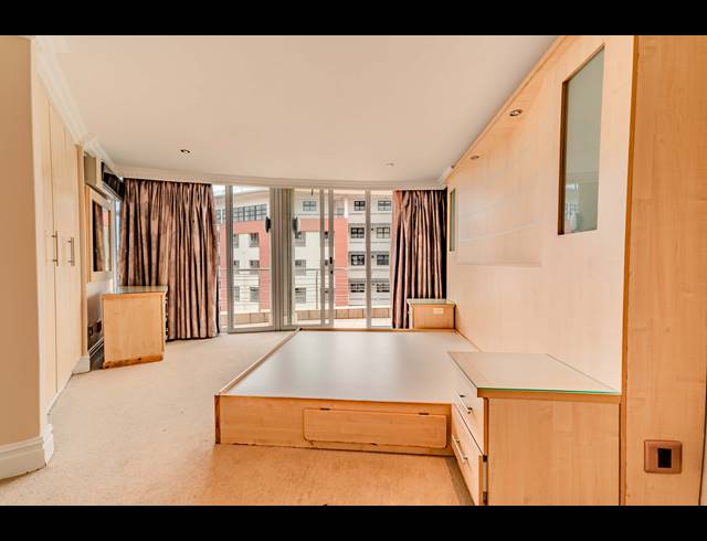 2 BEDROOM APARTMENT FOR SALE IN POINT WATERFRONT